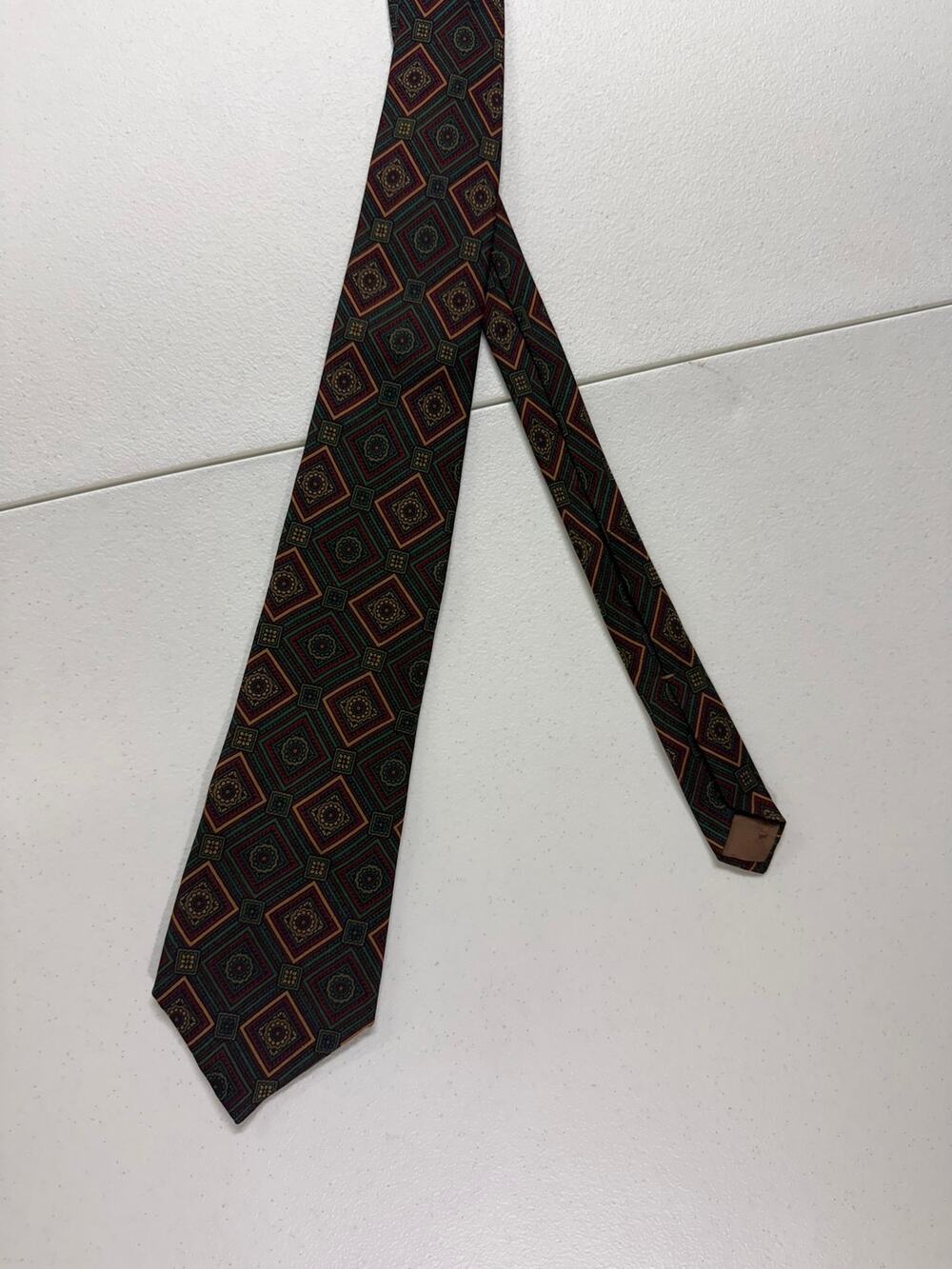 Stafford Men's Silk Necktie Vintage Geometric Diamond Medallion Pattern Tie